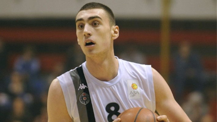 Τα ρώσικα πακέτα για Μιλουτίνοφ, η παράδοση ΠΑΟ-ΑΕΚ και ο ξένος που βλέπουν στο λιμάνι