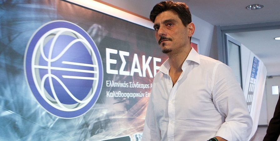 Δ.Γιαννακόπουλος για Αγγελόπουλους: «Σήμερα, οι… κότες το ξανάσκασαν» (βίντεο)