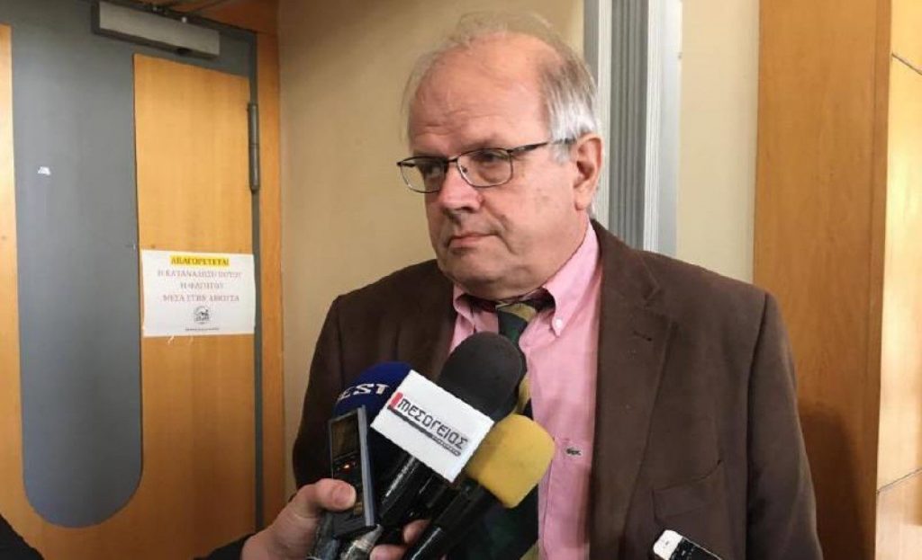 Άκης Τσελέντης για σεισμούς στην Ηλεία: «Να κοιμάστε σε αναμμένα κάρβουνα»