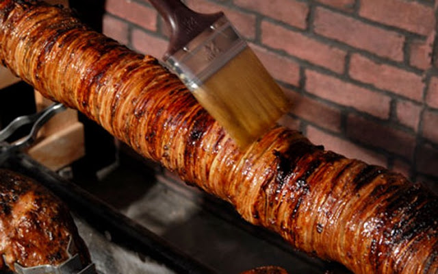 Από πού προήλθε η λέξη «κοκορέτσι»