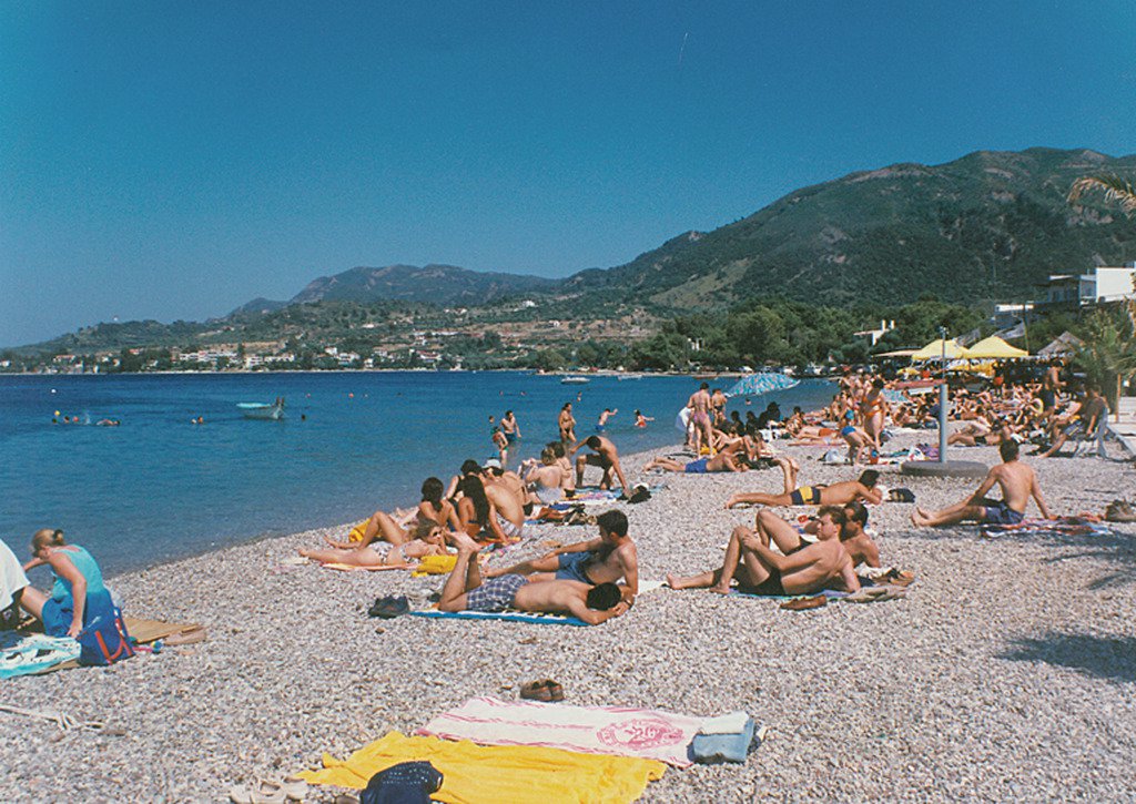 Καιρός: Θερμή εισβολή το ΣΚ – Με καθυστέρηση έφτασε το καλοκαίρι