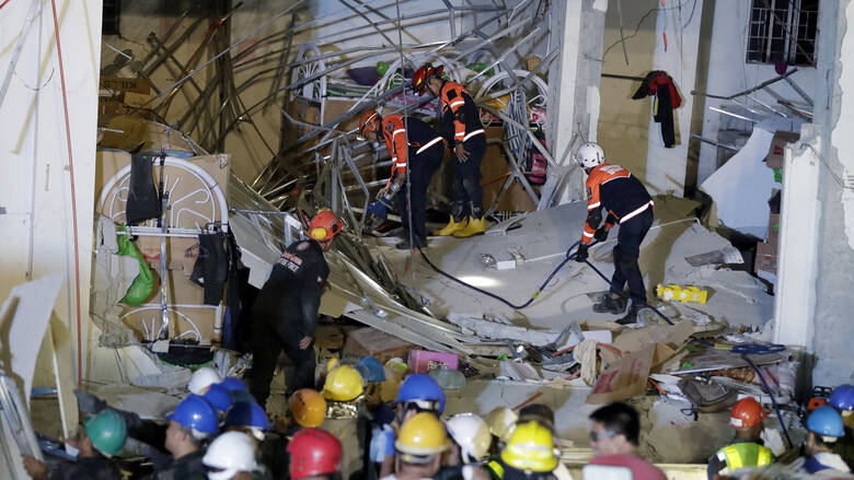 Σαγκάη: Κατέρρευσε κτίριο – Πάνω από 20 τα άτομα που παγιδεύτηκαν