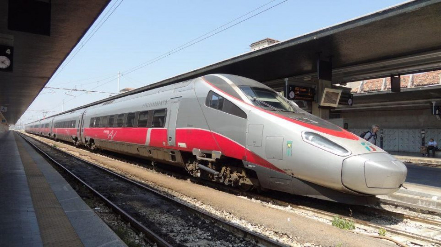 Πανάκριβο το τρένο Express για Θεσσαλονίκη – Κοστίζει περισσότερο & από το αεροπλάνο