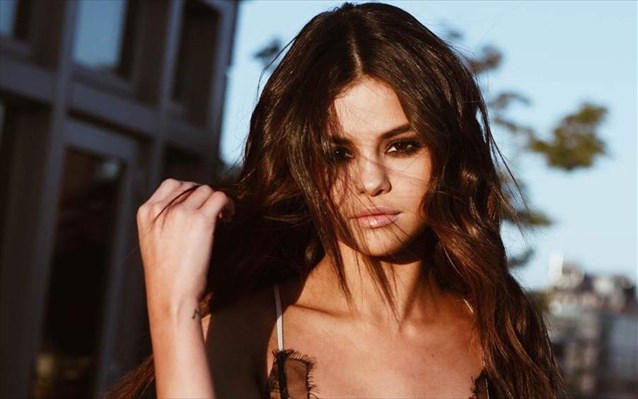 Σελένα Γκόμεζ: «Με τρομάζουν τα social media»