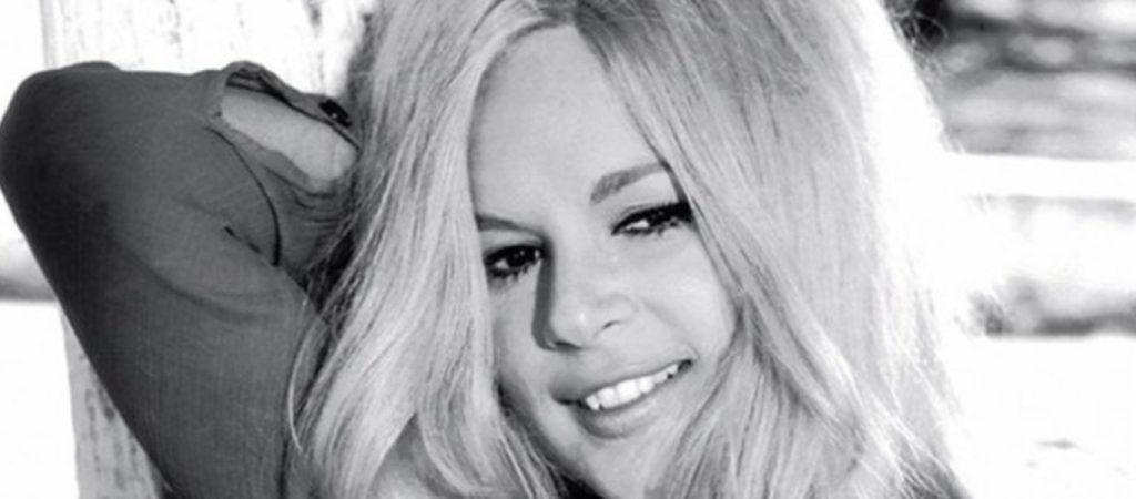 Αλίκη Βουγιουκλάκη: Στη δημοσιότητα και δεύτερη αστυνομική ταυτότητά της – Ποια ήταν τελικά η ηλικία της; (φωτο)