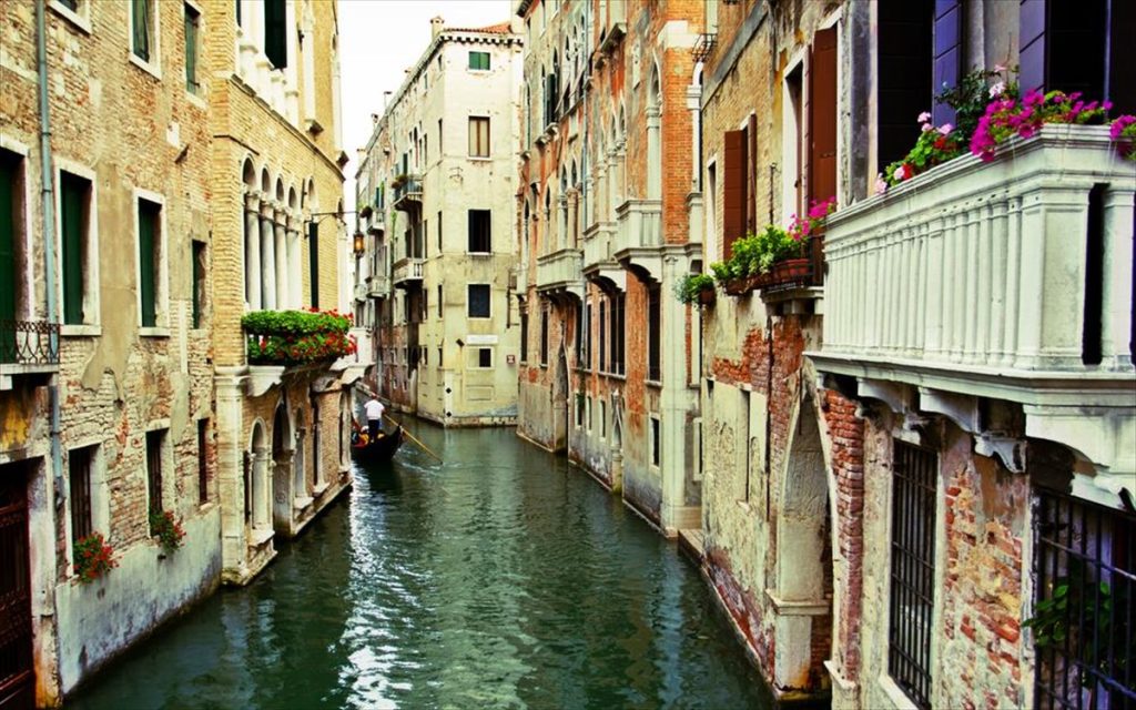 Βενετία: Πρόστιμα σε ιερόδουλες, μεθυσμένους και ημίγυμνους τουρίστες