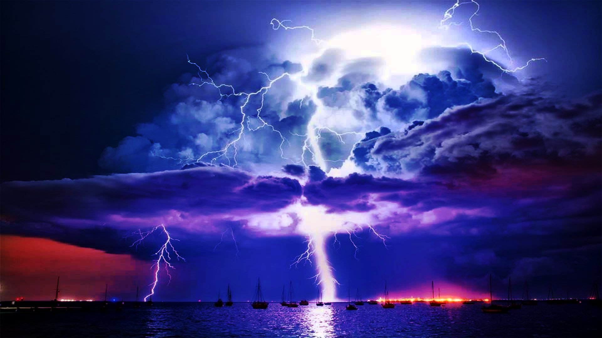 «Τρελάθηκε» ο καιρός: Ισχυρές καταιγίδες και χαλάζι στην Aττική!