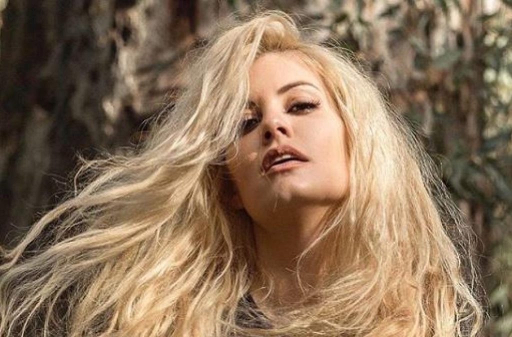 Τέλος το ξανθό για τη Μαρία Κορινθίου: Έγινε ξανά μελαχρινή (φωτο)