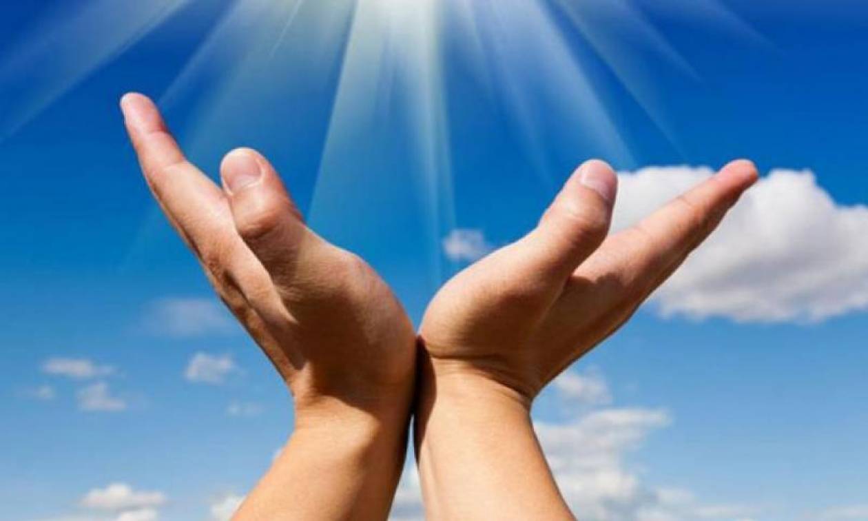 Θαύμα: «Έβλεπαν όλοι την λάρνακα να βγαίνει μόνη της έξω από το ιερό»