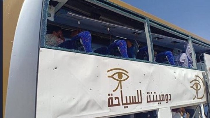 Αίγυπτος: Έκρηξη σε τουριστικό λεωφορείο στην περιοχή των Πυραμίδων (φώτο-βίντεο)