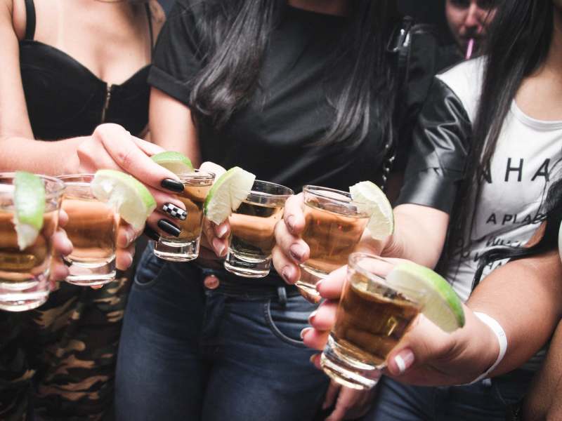 Με ποιον τρόπο θα καταλάβεις αν το ποτό σου είναι «μπόμπα»