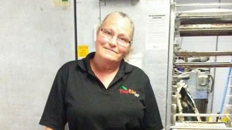 Υπάλληλος σχολικού κυλικείου απολύθηκε επειδή έδωσε φαγητό σε μαθητή που δεν είχε να πληρώσει!