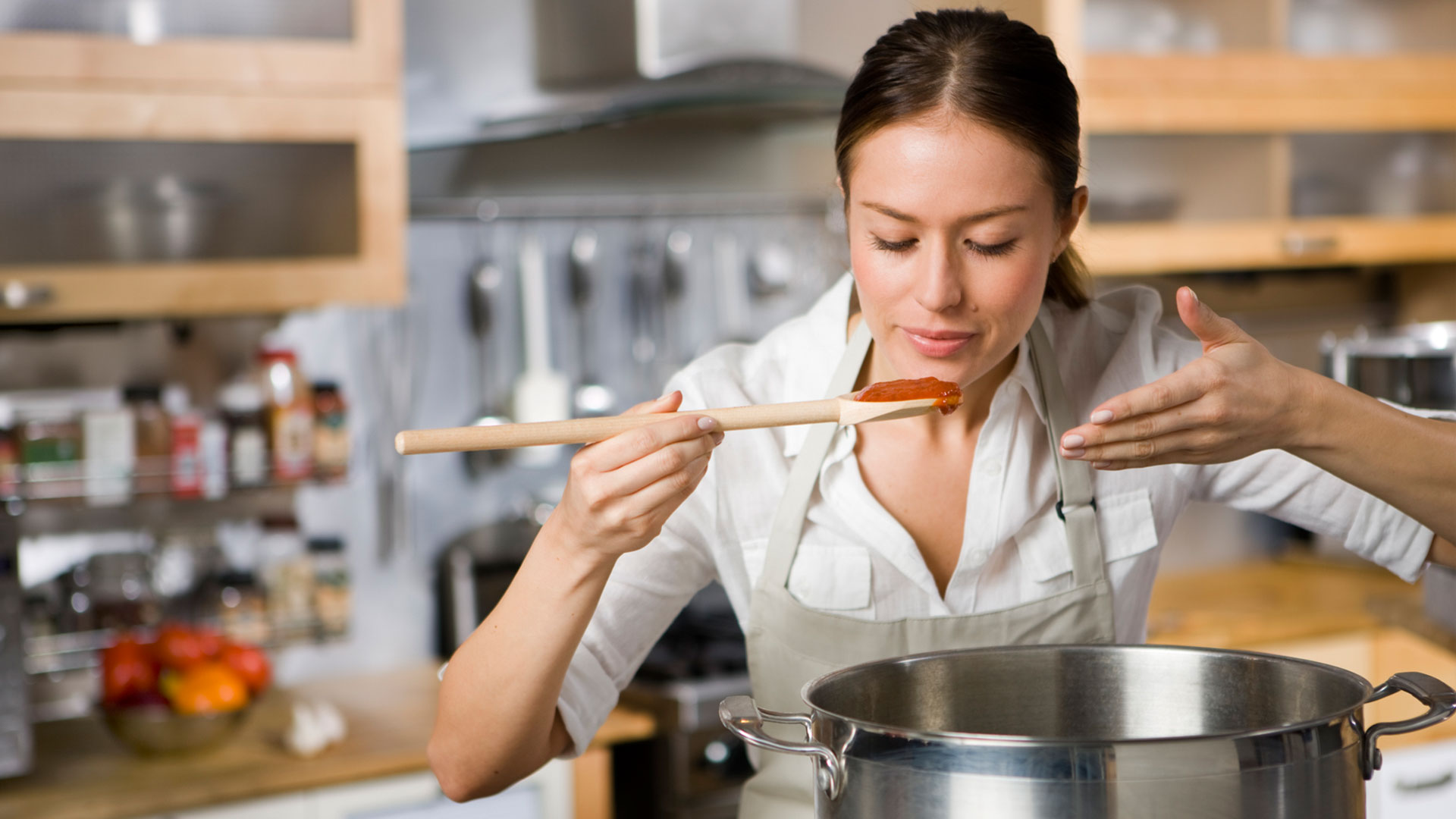 Αυτά είναι τα 4 λάθη που κάνετε στο μαγείρεμα και σας παχαίνουν χωρίς να το ξέρετε