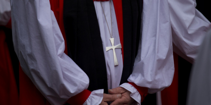Απίστευτο: Βρετανική εκκλησία σκόπευε να κρύψει τα χριστιανικά σύμβολα για να προσευχηθούν μουσουλμάνοι