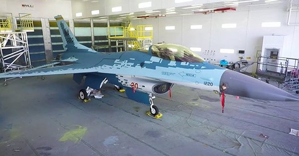 Νεβάδα: F-16 βαμμένο ως Su-57 παρουσίασε η αμερικανική Αεροπορία!