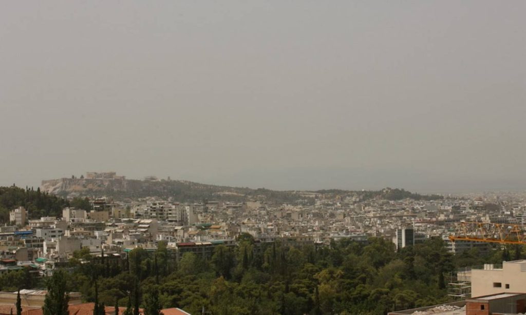 «Κοκτέιλ» ζέστης, σκόνης και βροχών έως την Παρασκευή – Αναλυτικά η πρόγνωση του καιρού