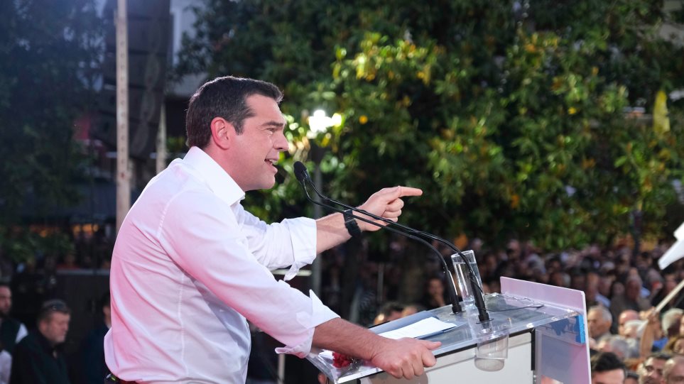 Α.Τσίπρας από Λάρισα: Πανηγυρίζει λέγοντας πως γέμισε τη… μισή πλατεία (βίντεο)