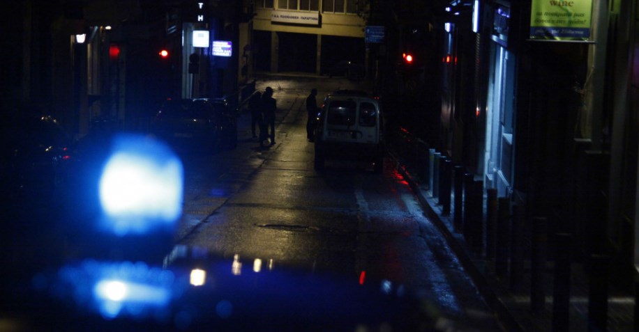 Ένοπλος σκόρπισε τον τρόμο στα Εξάρχεια – Πυροβόλησε σε σημείο γεμάτο κόσμο