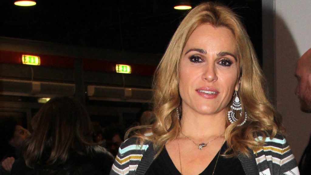 «Τι έγινε Κωστάκη;» – Η Τζένη Μπότση τρολάρει την πιο διάσημη τηλεοπτική της ατάκα (φώτο-βίντεο)