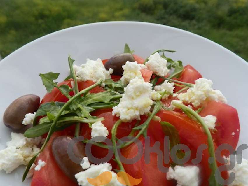 Η συνταγή της ημέρας: Κρητική ντοματοσαλάτα