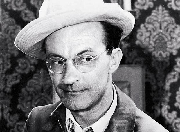 Ανατριχιαστικό – Δείτε τι γράφει πάνω ο τάφος του Ντίνου Ηλιόπουλου (φώτο)