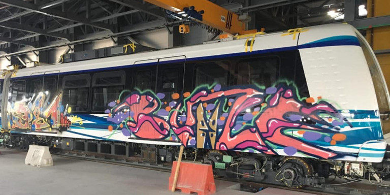 Ο Χ.Σπίρτζης δικαιολογεί τα γκράφιτι στο μετρό Θεσσαλονίκης: «Καλλιτεχνική δημιουργία»