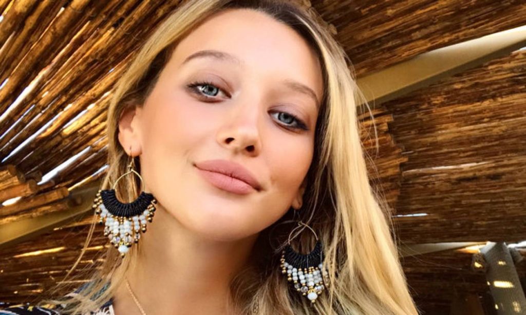 Ντάρια Τουρόβνικ: Χώρισε μετά από 2,5 χρόνια σχέσης – Οι βουτιές στη Μύκονο με γοητευτικό άντρα πλάι της (φώτο)