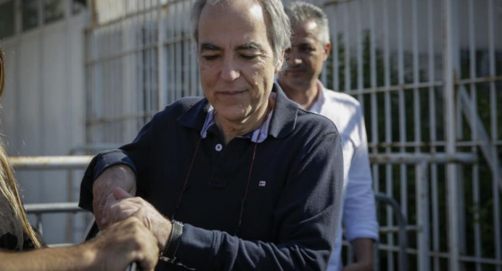 Χειροτερεύει ο Δημήτρης Κουφοντίνας στην εντατική!