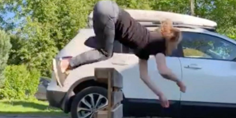 Η γυναίκα που μιμείται τα άλογα – Περπατά στα τέσσερα και πηδάει φράχτες! (βίντεο)