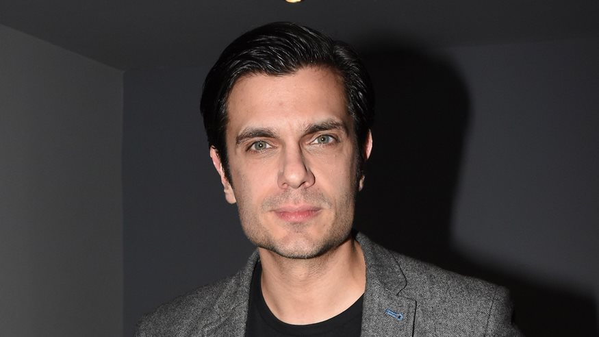 Ο Μύρωνας Στρατής μπήκε στην κουζίνα και μας δείχνει το ταλέντο του (βίντεο)