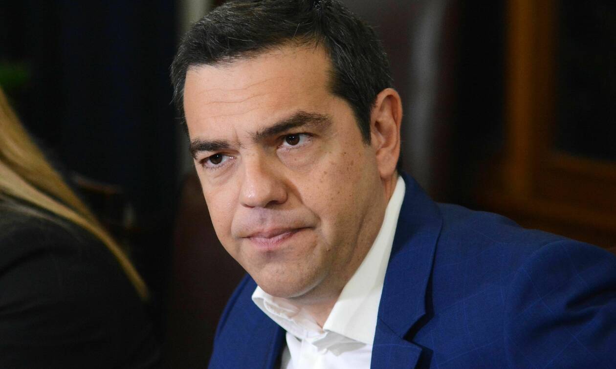 Ψηφίζει ο Αλέξης Τσίπρας στην Κυψέλη – Ελάχιστα χειροκροτήματα για τον πρωθυπουργό