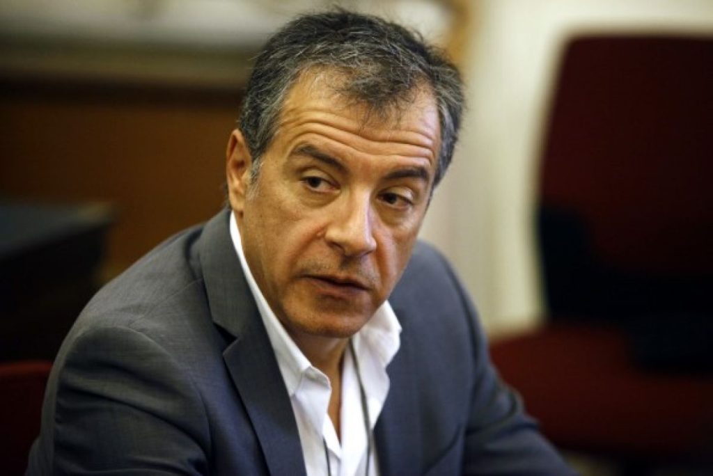 Στο Χαϊδάρι ψήφισε ο Σταύρος Θεοδωράκης: «Για να ξαναγεννηθούμε ένα σπερματοζωάριο δεν δείλιασε» (βίντεο)