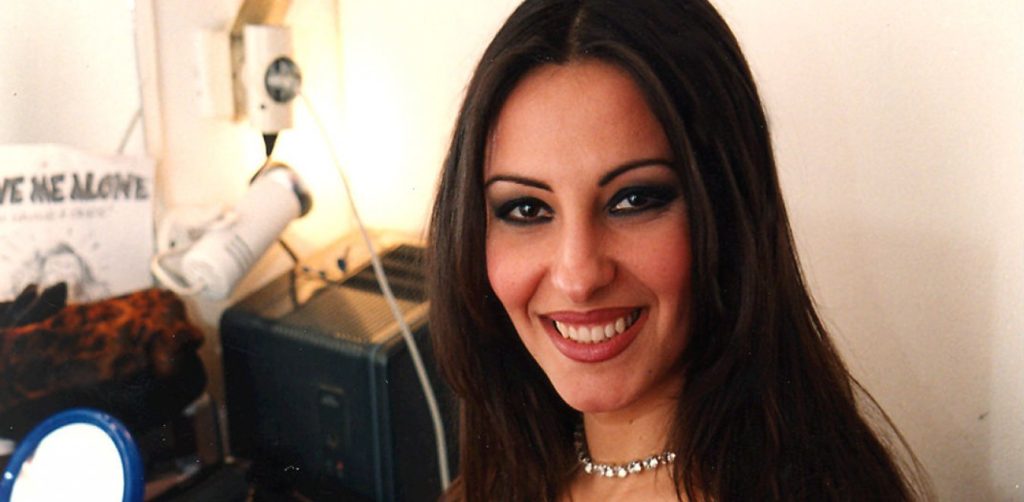 Η Άντζυ Σαμίου δεν σταματά τα «τουίτς» υπέρ Τσίπρα: «Δίνει μάχη απέναντι στα στρατευμένα ΜΜΕ»