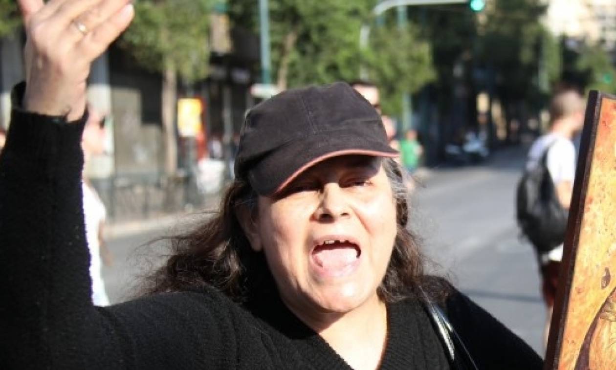 Η Ελένη Λουκά επιτέθηκε στη Δούρου: «Είσαι δολοφόνος και Σκοπιανή» (βίντεο)