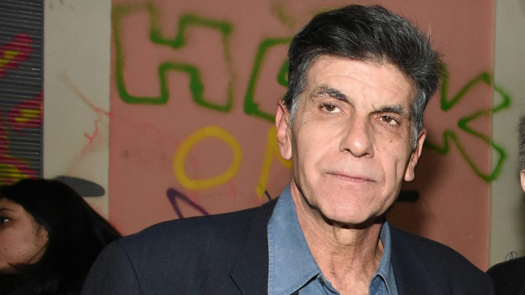 Ο Γιάννης Μπέζος εξομολογείται: «Υπάρχουν άνθρωποι που μου είναι αδιάφοροι»