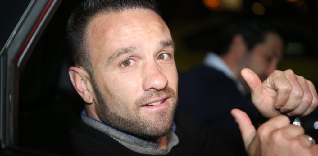 Και επίσημα στον Ολυμπιακό ο Ματιέ Βαλμπουενά (φωτο)