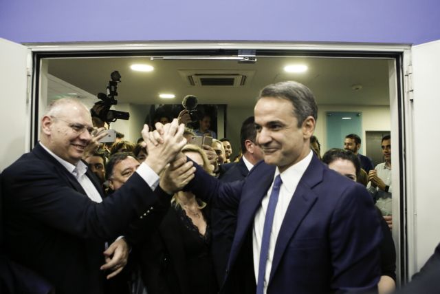 ΝΔ: Συσκέψεις από το πρωί στα κεντρικά γραφεία του κόμματος