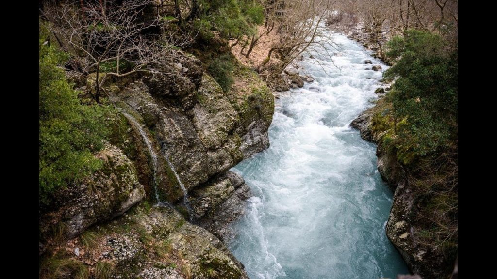 Aσφυκτιούν τα ποτάμια από τη συγκέντρωση αντιβιοτικών