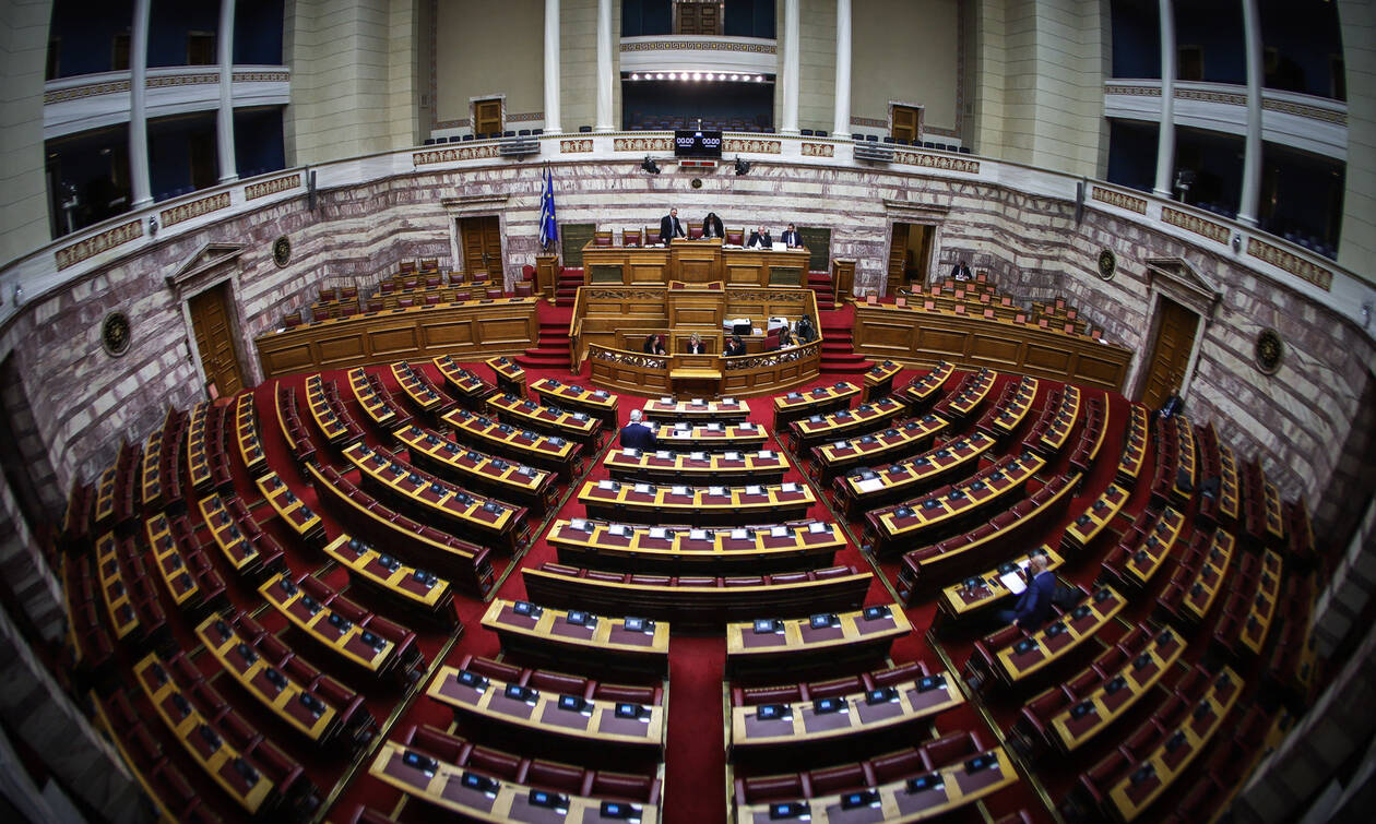 Το μυστικό δωμάτιο στην ελληνική Βουλή που κανείς δεν γνώριζε την ύπαρξή του – Ήταν κλειστό για 40 χρόνια