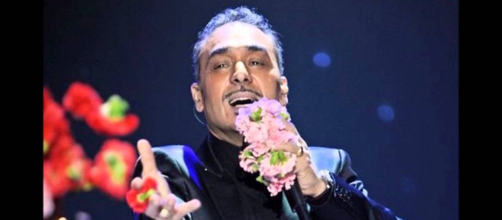 Δεν θα πιστεύετε ποια είναι η ιστορία πίσω από «Τα Αγάλματα» του Νότη Σφακιανάκη (βίντεο)