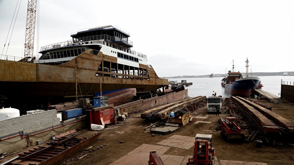 Εργάτης τραυματίστηκε στο κεφάλι μετά από πτώση σε αμπάρι πλοίου