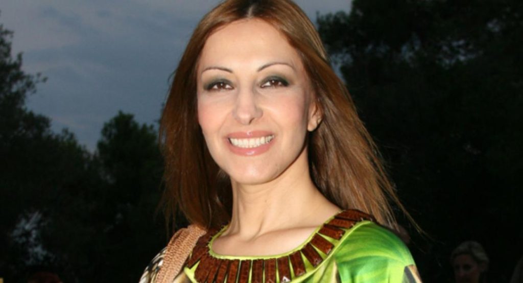 Το παραλήρημα της Άντζυ Σαμίου: «Ο Άδωνις θα ανακοινώνει με οργ@σμό…» (φώτο)