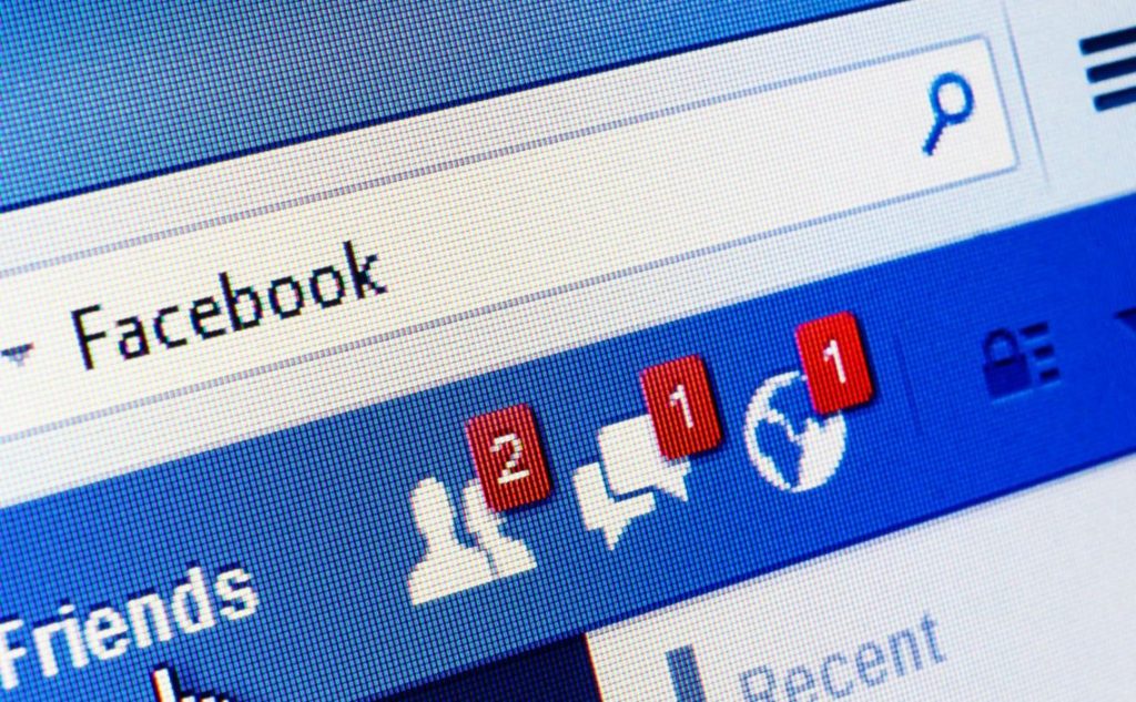 «Επανήλθε» το Facebook