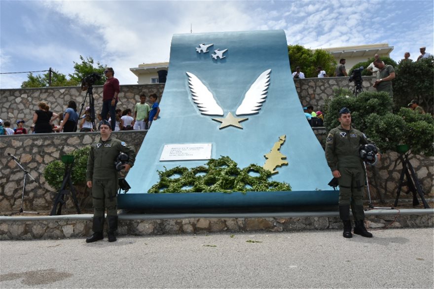 Kάρπαθος: Συγκίνηση στο μνημόσυνο για τα 13 χρόνια από τον θάνατo του Κώστα Ηλιάκη (φωτο)