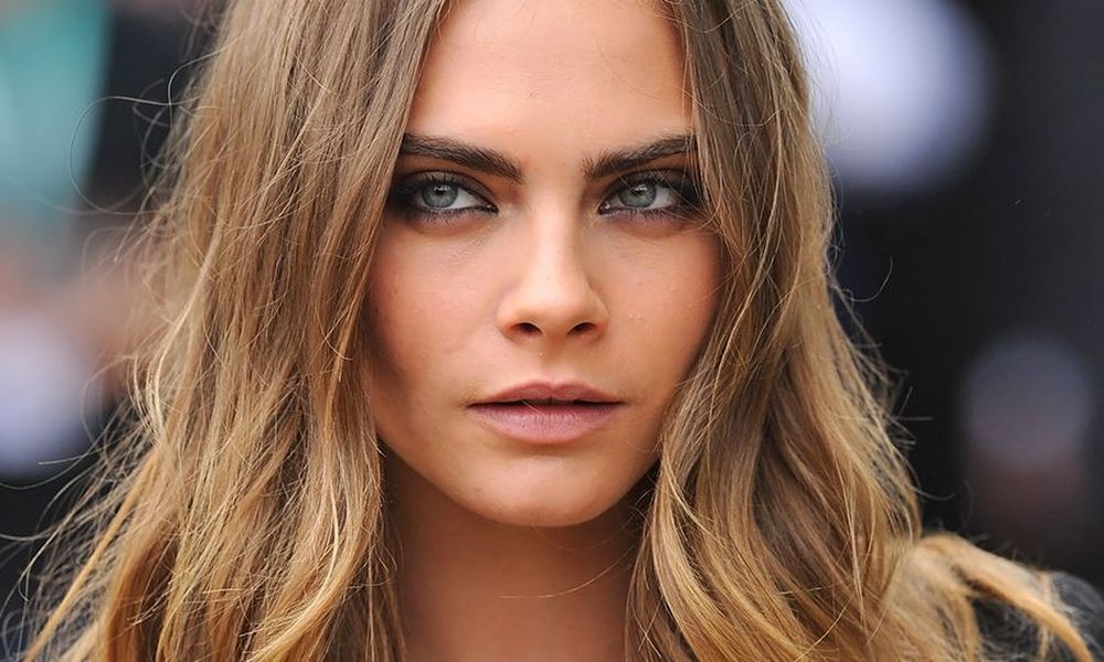 Το «περίεργο» παιχνίδι των 410 δολαρίων που αγόρασε η Κάρα Ντελεβίν με την σύντροφό της! (φωτο)