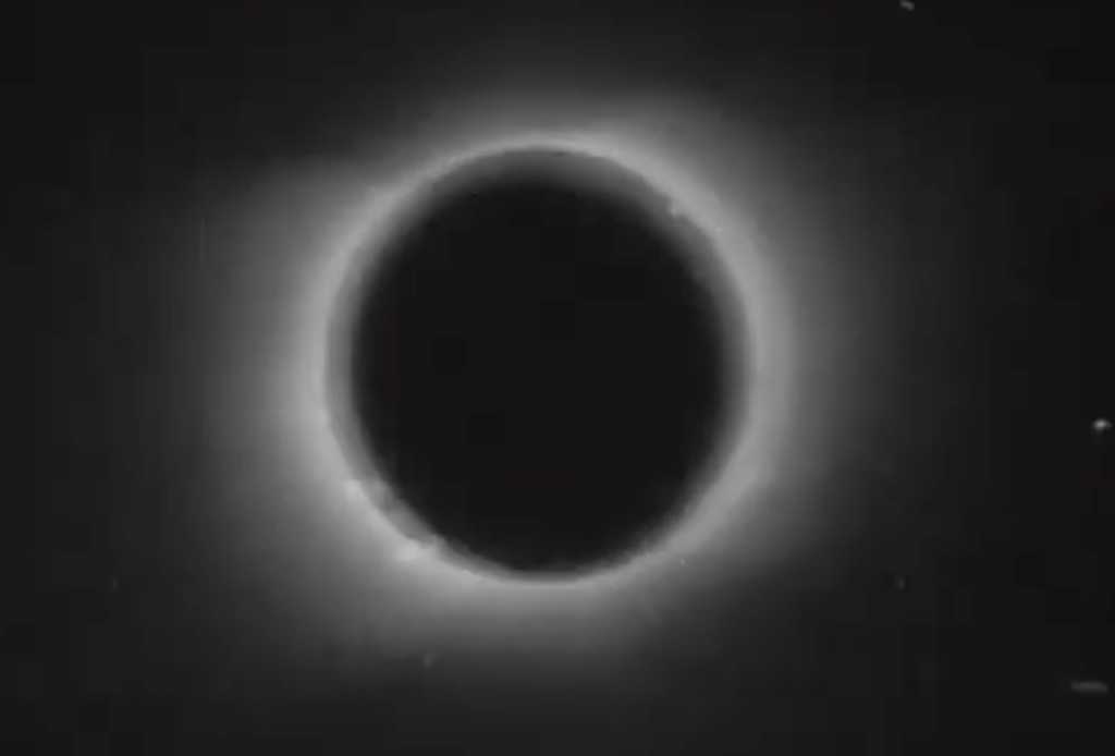 1900: Το πρώτο φιλμ  ηλιακής έκλειψης στην ιστορία