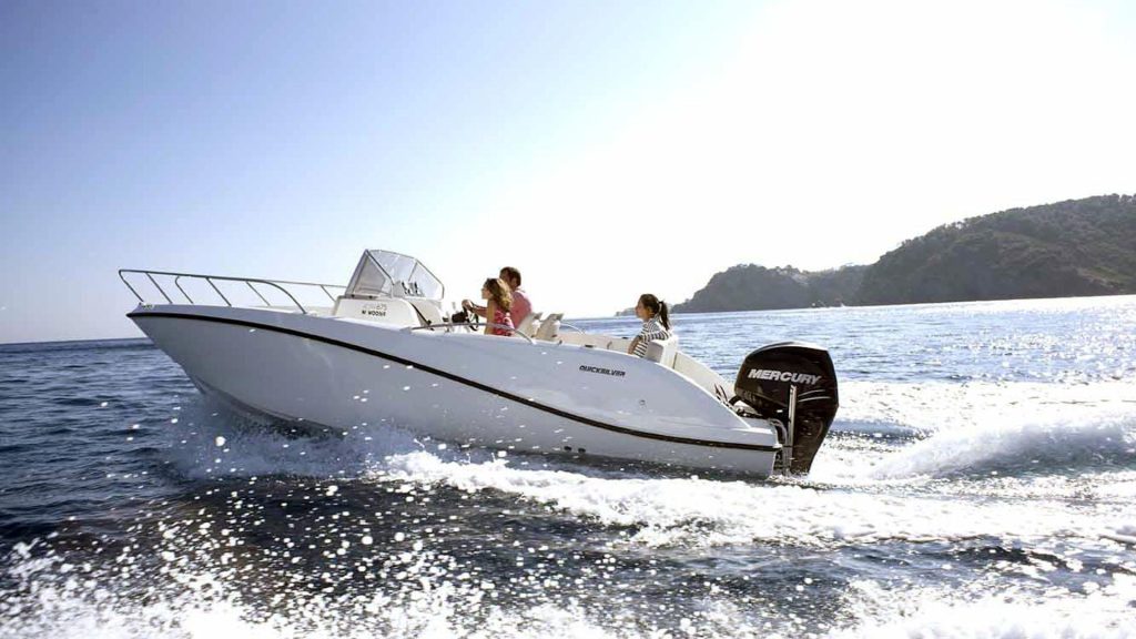 Απαγόρευση κυκλοφορίας ατομικών σκαφών σε Βούλα, Βουλιαγμένη, Γλυφάδα – Σε ποιες παραλίες