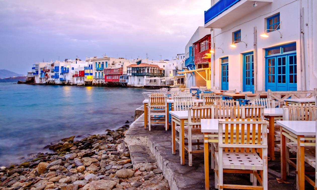 Μύκονος: 418.000 ευρώ πρόστιμο από την… Πολεοδομία στο εστιατόριο με τα «χρυσά» καλαμαράκια (φωτο)