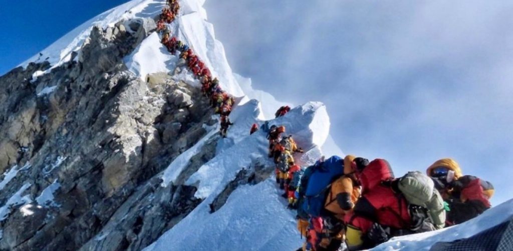 Αγωνία για τους αγνοούμενους ορειβάτες στα Ιμαλάια – Ελικόπτερο εντόπισε πτώματα (βίντεο)