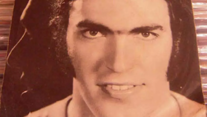 Κουίζ: Μπορείς να αναγνωρίσεις 10 Έλληνες πολιτικούς από μια φωτό τους σε νεαρή ηλικία;